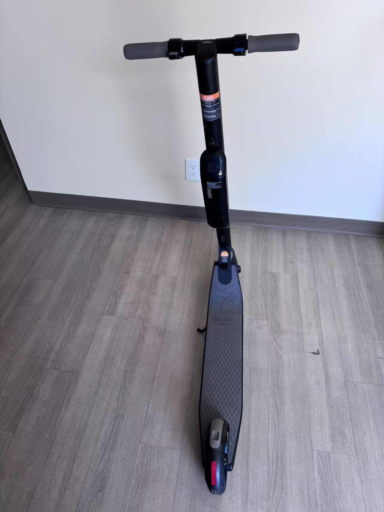 Segway Ninebot Kick Scooter ES3 (Refurbished)