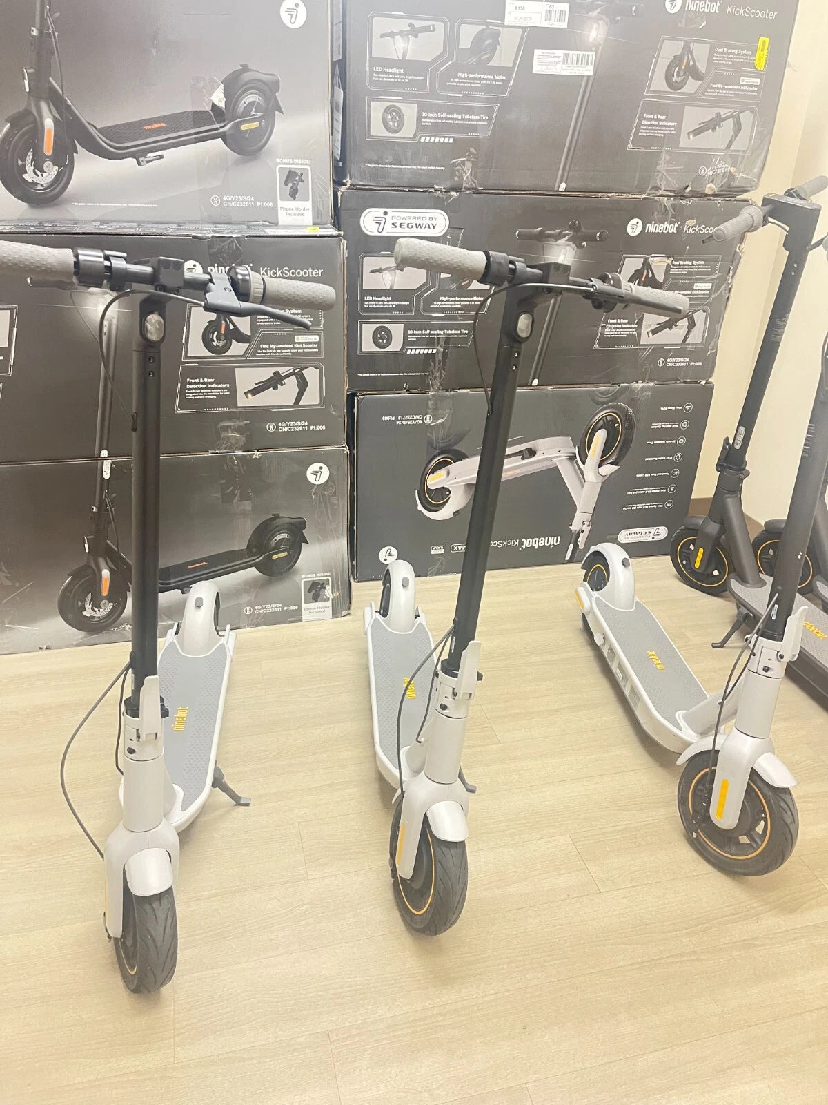 Segway Ninebot Max G30LP Electric Scooter 18.6MPH Max Speed 25-Mile (Refurbished)