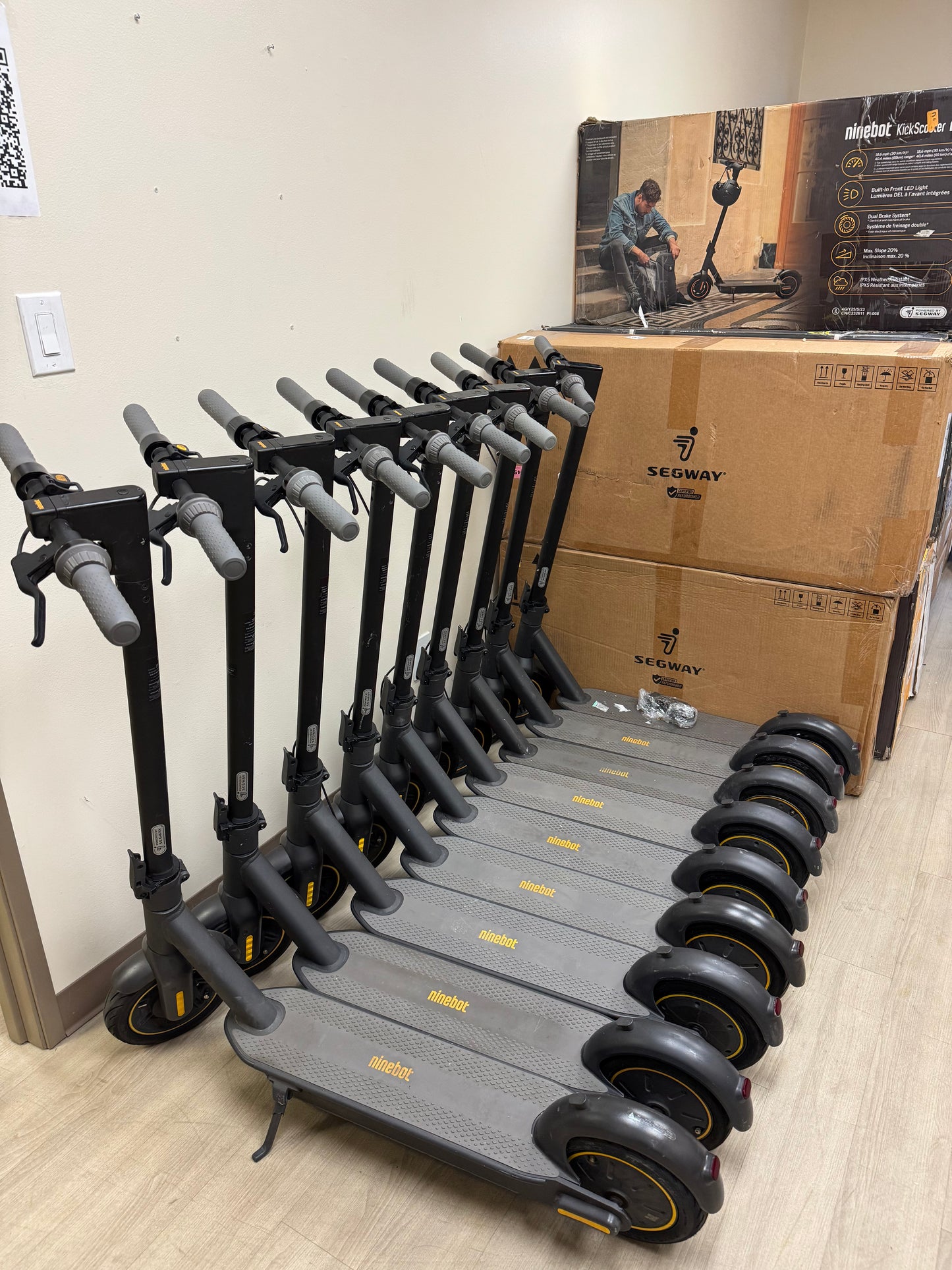 Segway Ninebot Max G30P Electric Scooter w/ 40 miles of Range (Pre-owned)