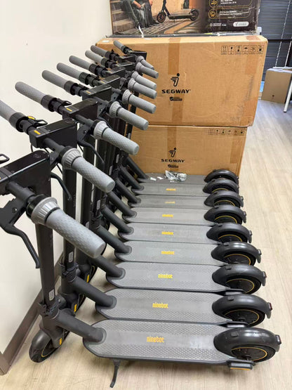 Segway Ninebot Max G30P Electric Scooter w/ 40 miles of Range (Pre-owned)